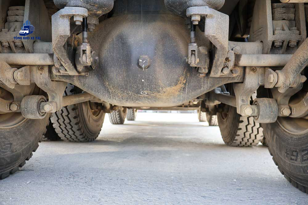 Xe Ben 4 Chân ChengLong H7 390HP Thùng U 15 Khối (Cầu Dầu)